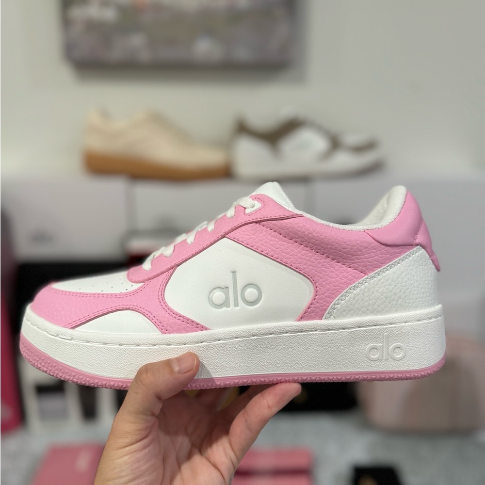 New Alo recovery mode sneaker pink size 9